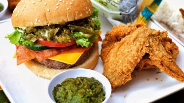 Burger sambal hijau.