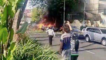 Ledakan bom di suatu gereja di Surabaya Minggu pagi 13 Mei 2018
