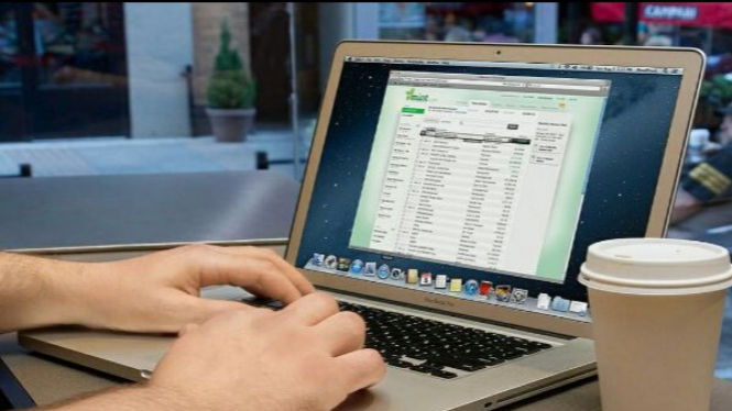 Pelaku online trading.