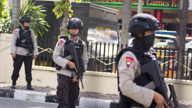 Ilustrasi penjagaan kantor polisi