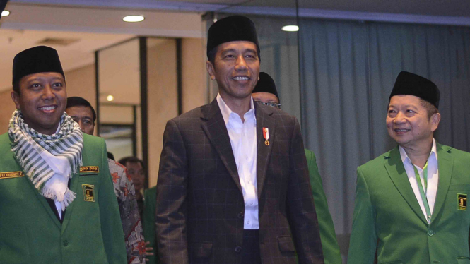 Suharso Monoarfa (kanan), Pelaksana Tugas Ketua Umum PPP.