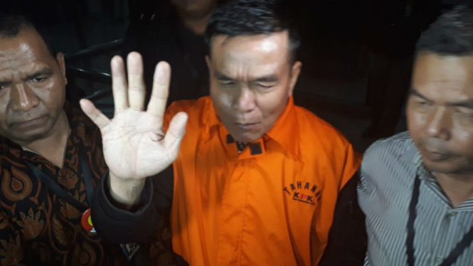 Bupati Bengkulu Selatan, Dirwan Mahmud ditahan KPK