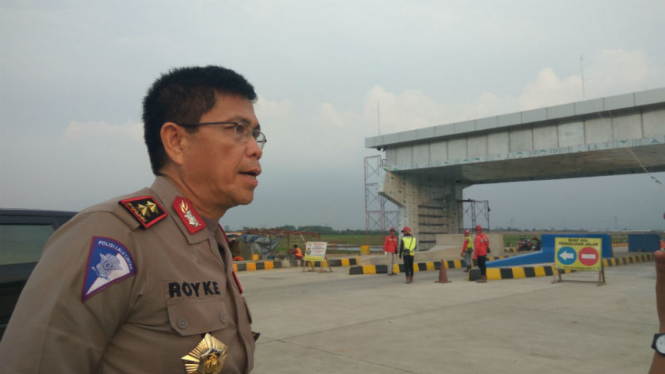 Kakorlantas Polri Irjen Pol Royke Lumowa meninjau persiapan mudik