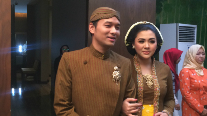 Vicky Shu dan suami