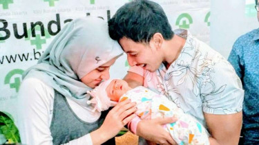 Pasangan Fairuz A. Rafiq dan Sonny Septian