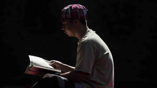 Adab membaca Alquran
