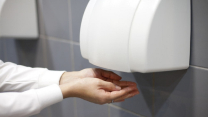 Pengering tangan atau hand dryer