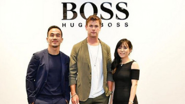 Joe Taslim, istri dan Chris Hemsworth 