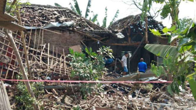 Pabrik petasan meledak di Desa Sidoluhur,  Kabupaten Malang, Jawa Timur,