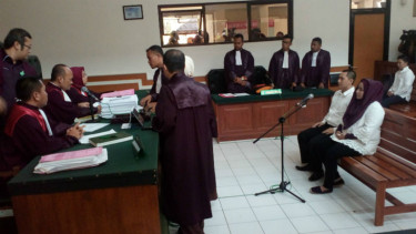 Suami istri terdakwa kasus First Travel, Andika Surachman dan Anniesa Hasibuan