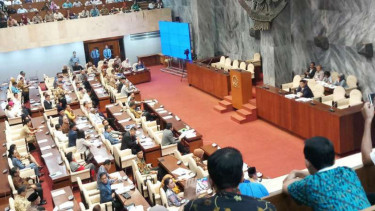 DPR RI menggelar rapat lintas kementerian/lembaga bahas tenaga honorer K2