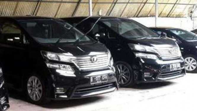 Alphard bekas taksi.