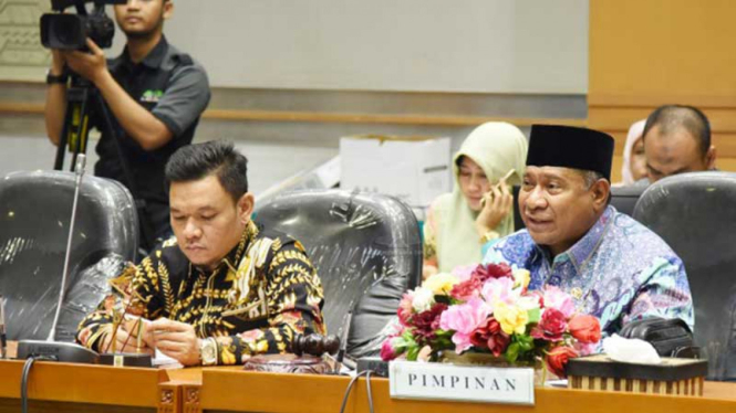 Ketua Komisi Ali Taher Parasong, dengan Menteri PPPA Yohana Yembise