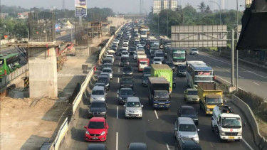 Kepadatan tol Cikampek H-6 Lebaran 2018.