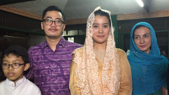 Marcella Zallianty, Wanda Hamidah dan Dennis Adhiswara