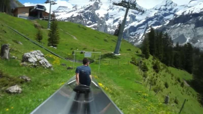 Seluncuran si pegunungan Swiss