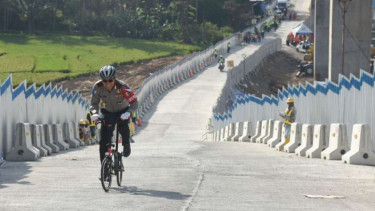 Irjen Royke Lumowa menjajal tanjakan Tol Salatiga dengan bersepeda saat tinjau arus mudik 2018 beberapa waktu lalu.