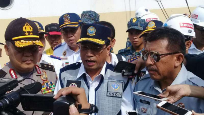 Menteri Perhubungan Budi Karya Sumadi saat meninjau Pelabuhan Tanjung Emas 