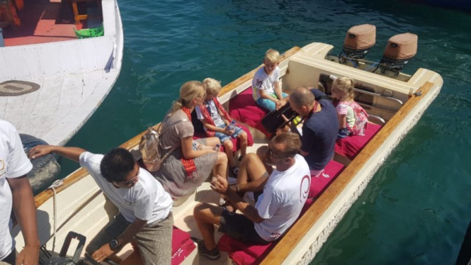 Bintang Bayern Munich, Arjen Robben berlibur di Labuan Bajo.