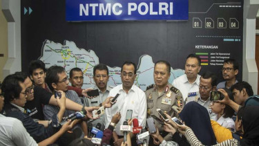 Menteri Perhubungan Budi Karya Sumadi dan Asops Kapolri Irjen Pol Deden Juhara
