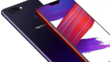 Oppo R15.