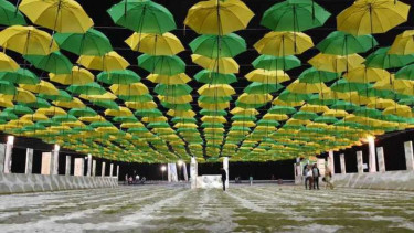 Spot foto unik terbaru di Taman Impian Jaya Ancol.