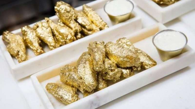Ayam goreng lapis emas 24 karat.
