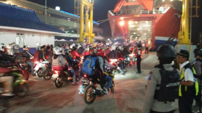 Arus balik Lebaran di Pelabuhan Bakauheni.