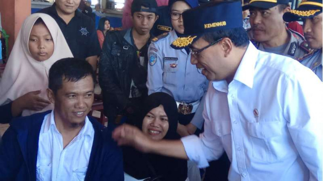 Menhub Budi Karya Sumadi di Terminal Kampung Rambutan, Jakarta