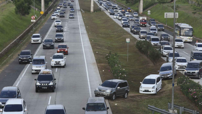 Penerapan Satu Arah di Tol Jakarta-CIkampek