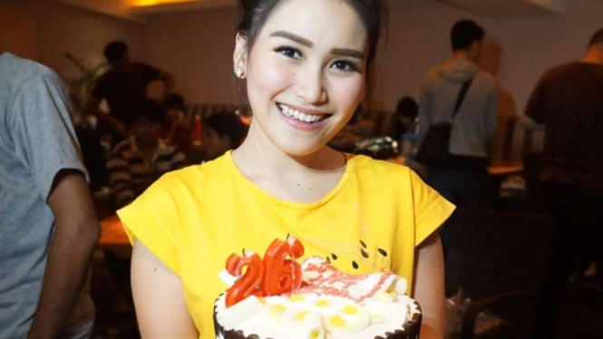 Ayu Ting Ting.