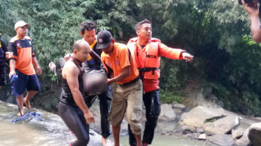 Evakuasi wisatawan tenggelam di curug