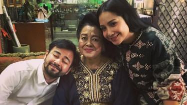 Raffi Ahmad, Nagita Slavina dan Mami Popon.