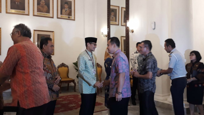 Halal bi halal Anies-Sandi di Pemprov DKI