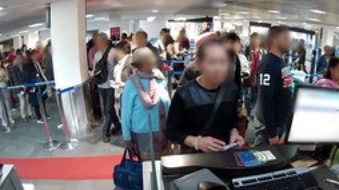 Polisi menemukan bahan pornografi anak-anak di telepon pria tersebut