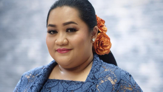 Tike Priatnakusumah.