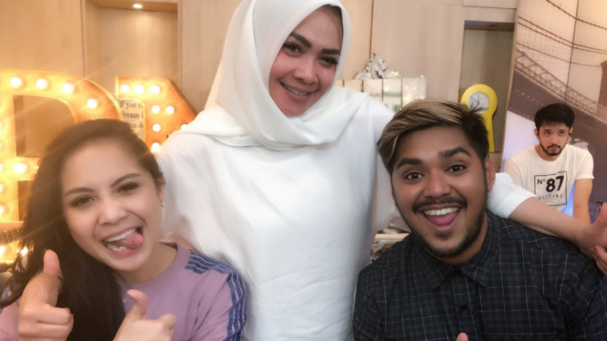 Nagita Slavina, Mama Rieta, Abdul