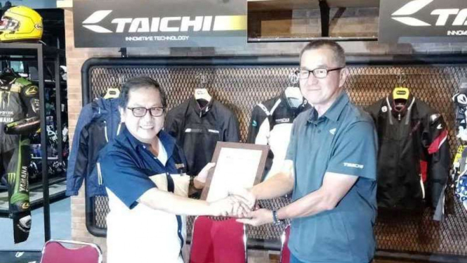 Bos Cargloss Group bersama President Director RS Taichi.