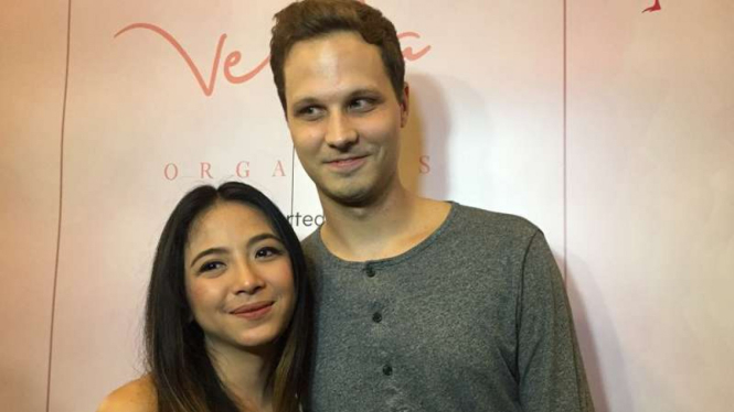 Nadia Vega dan suami