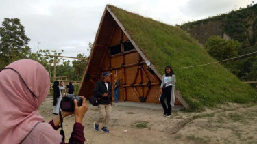Rumah Rumput Ngarai Sianok