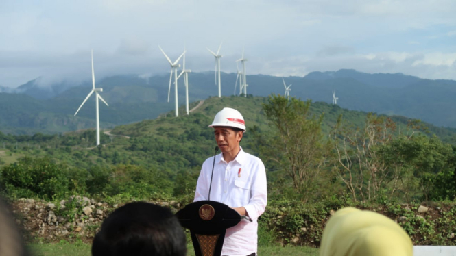 Presiden Joko Widodo saat meresmikan PLTB Sidrap, Sulawesi Selatan.