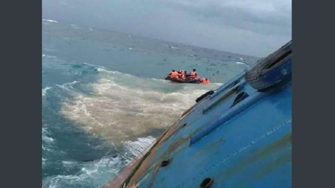Kapal Motor Penyeberangan Lestari Maju kandas di perairan Selayar Bulukumba