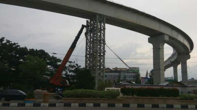 Steel Box Girder LRT Palembang Produksi PT Bakrie Metal Industries.