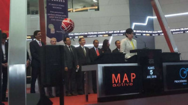Pencatatan perdana PT MAP Aktif Adiperkasa Tbk (MAA).
