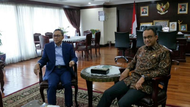 Gubernur DKI Jakarta Anies Baswedan menemui Ketua MPR Zulkifli Hasan.