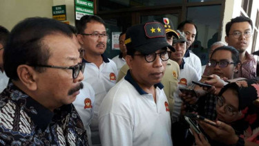 Kapolda Jatim, Irjen Pol Machfud Arifin, di RS Bhayangkara Surabaya