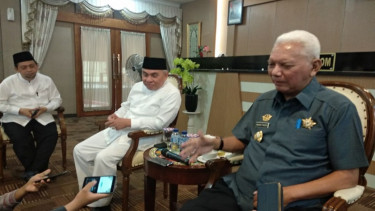 Gubernur Kaltim terpilih Isran Noor silaturahmi dengan Awang Faroek