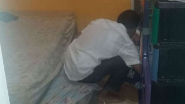 Petugas tengah memeriksa lokasi pencurian di Depok, Jawa Barat