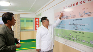 Gaya pemimpin Korea Utara, Kim Jong-un saat sidak lapangan