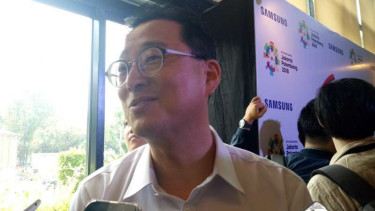 Vice President Samsung Electronics Indonesia, Kang Hyun Lee.